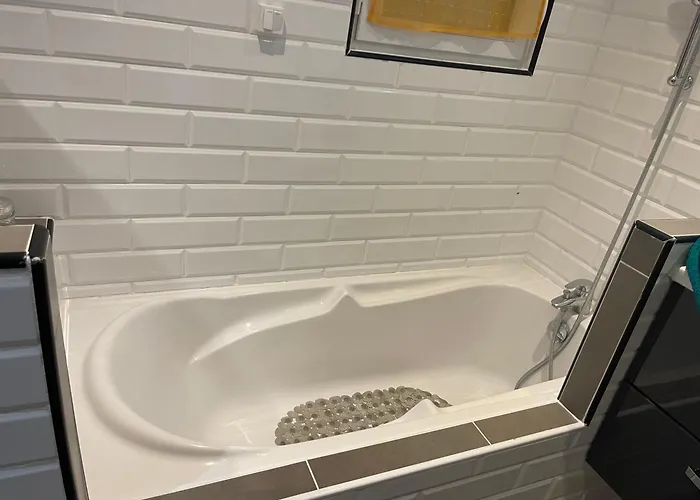 Villa Bord De Deux Ch Sdb Privative *