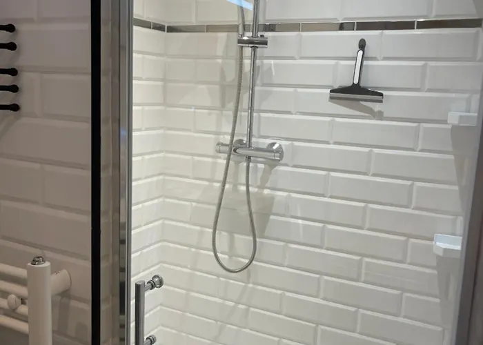 Bord De Deux Ch Sdb Privative * 아그