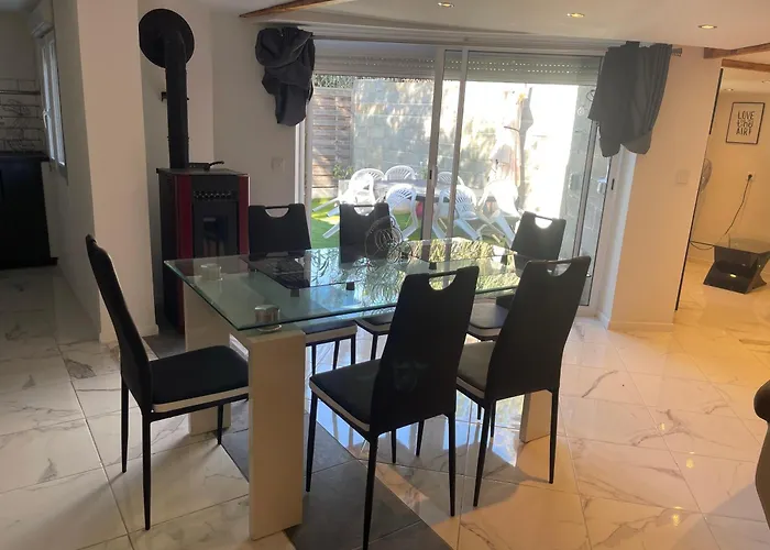 Bord De Deux Ch Sdb Privative * Agde